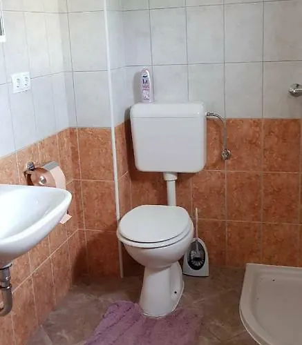 Slatina 13/1 Apartman Vir